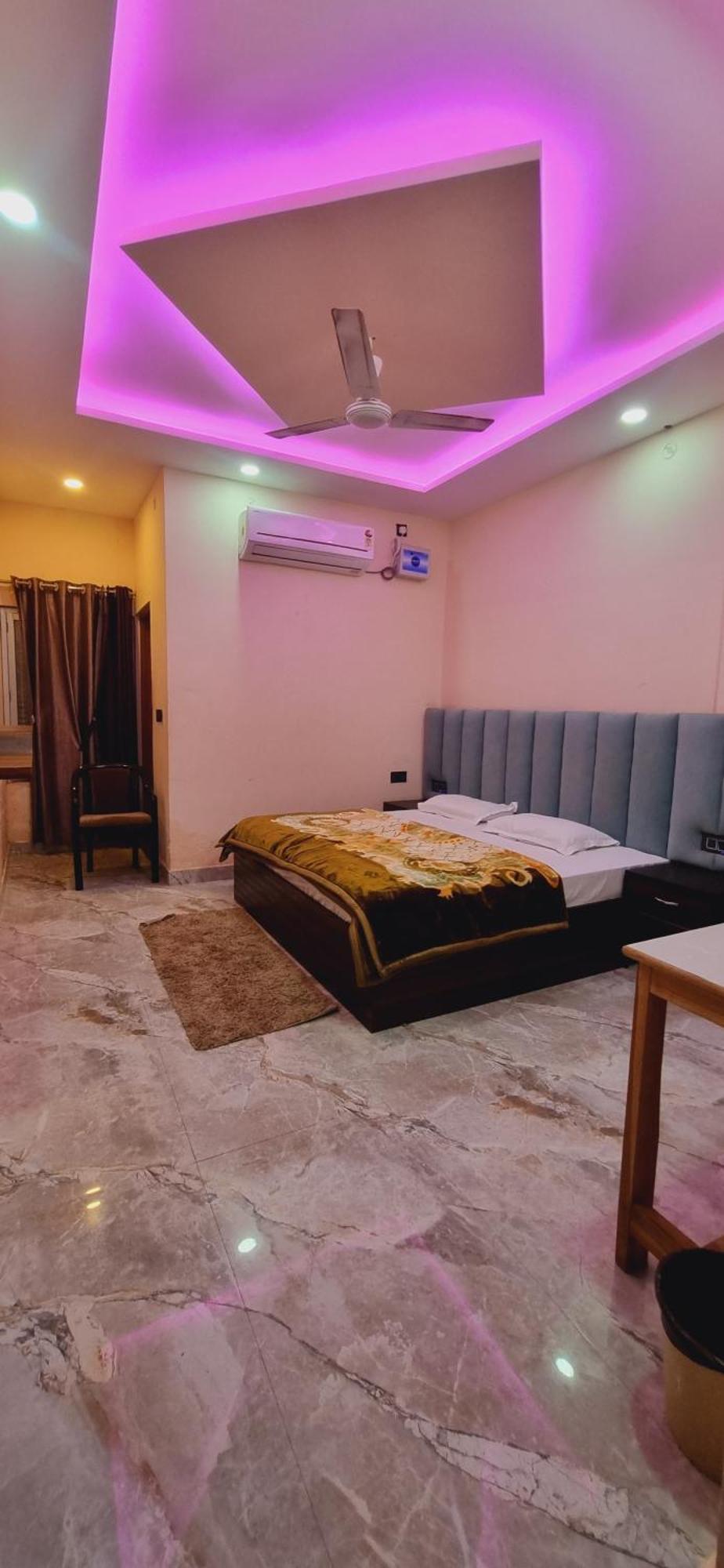 Surya Palace Ayodhya Екстериор снимка